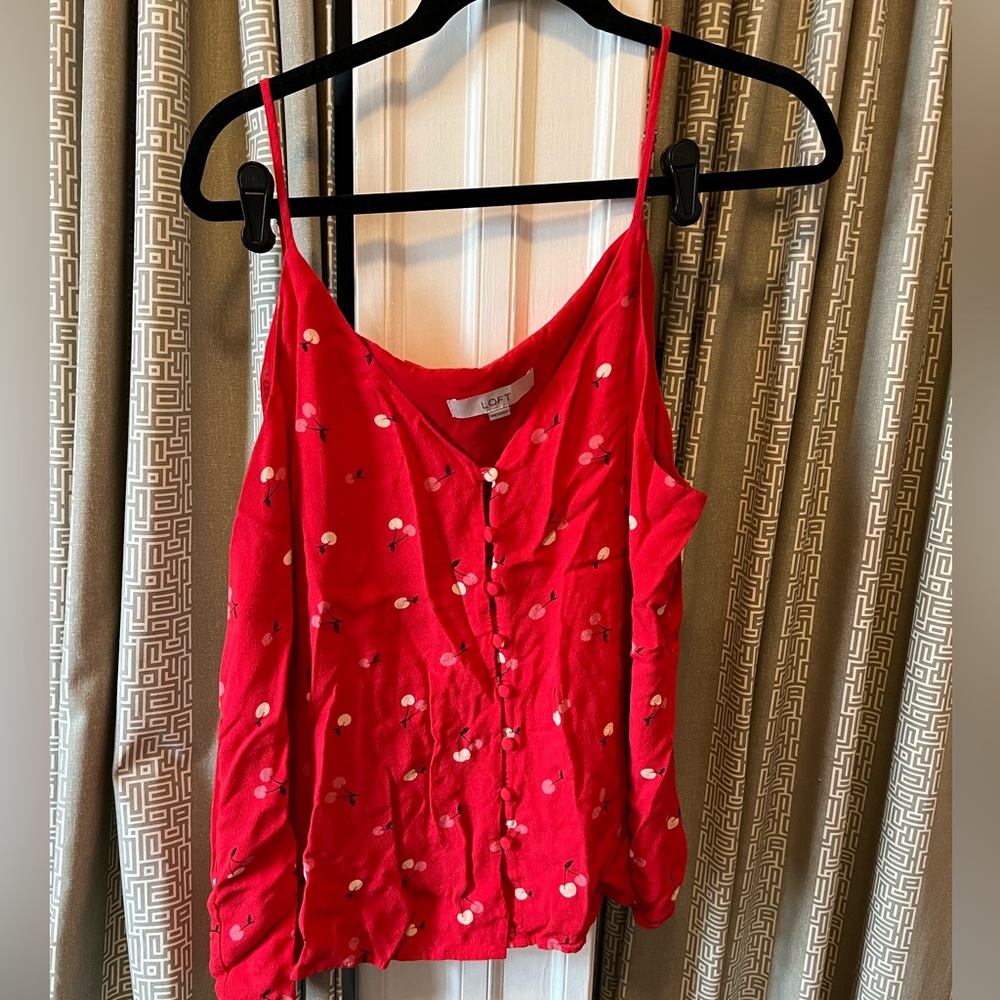Loft strappy cami in cherry covered print